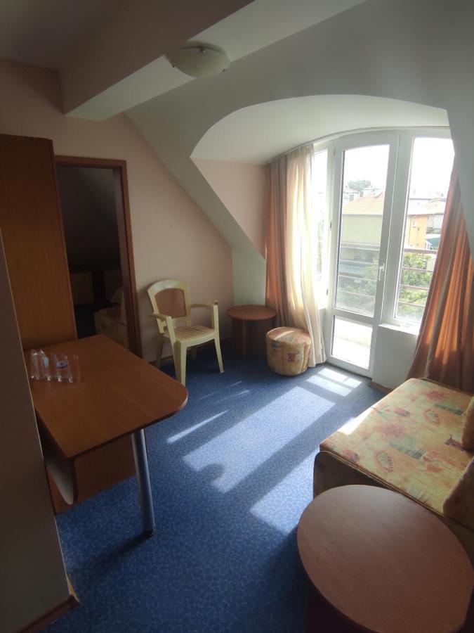 Хотел Андре Hotel Chernomorets Eksteriør billede