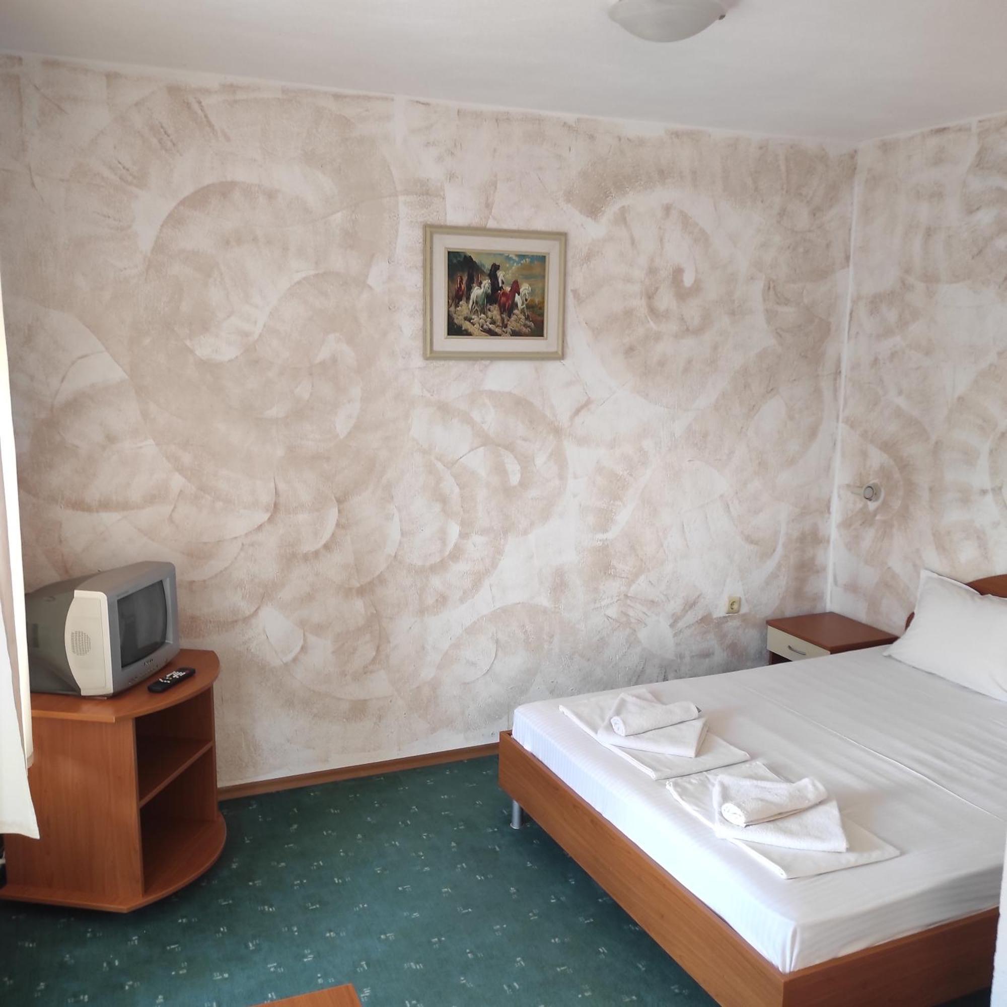 Хотел Андре Hotel Chernomorets Eksteriør billede