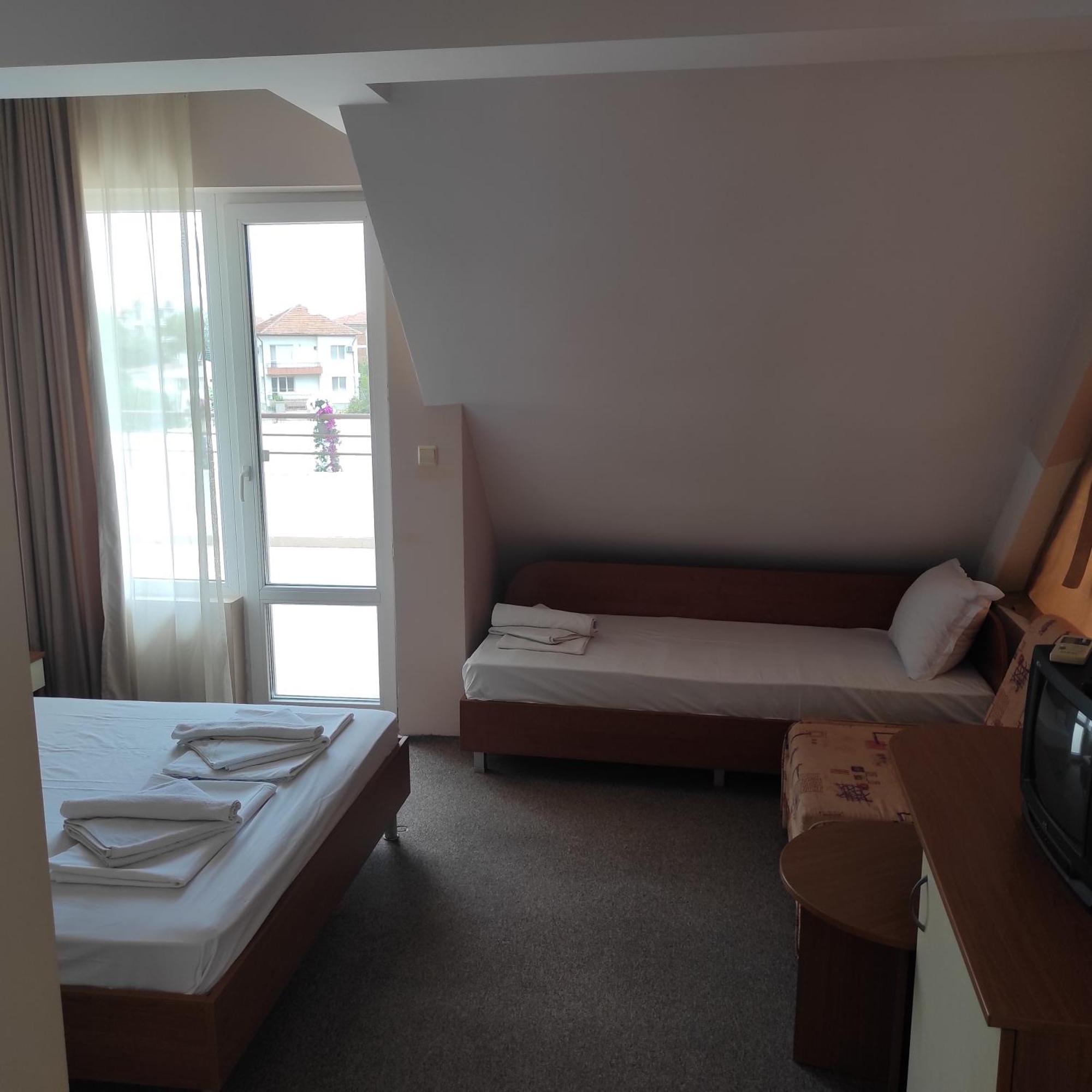Хотел Андре Hotel Chernomorets Eksteriør billede
