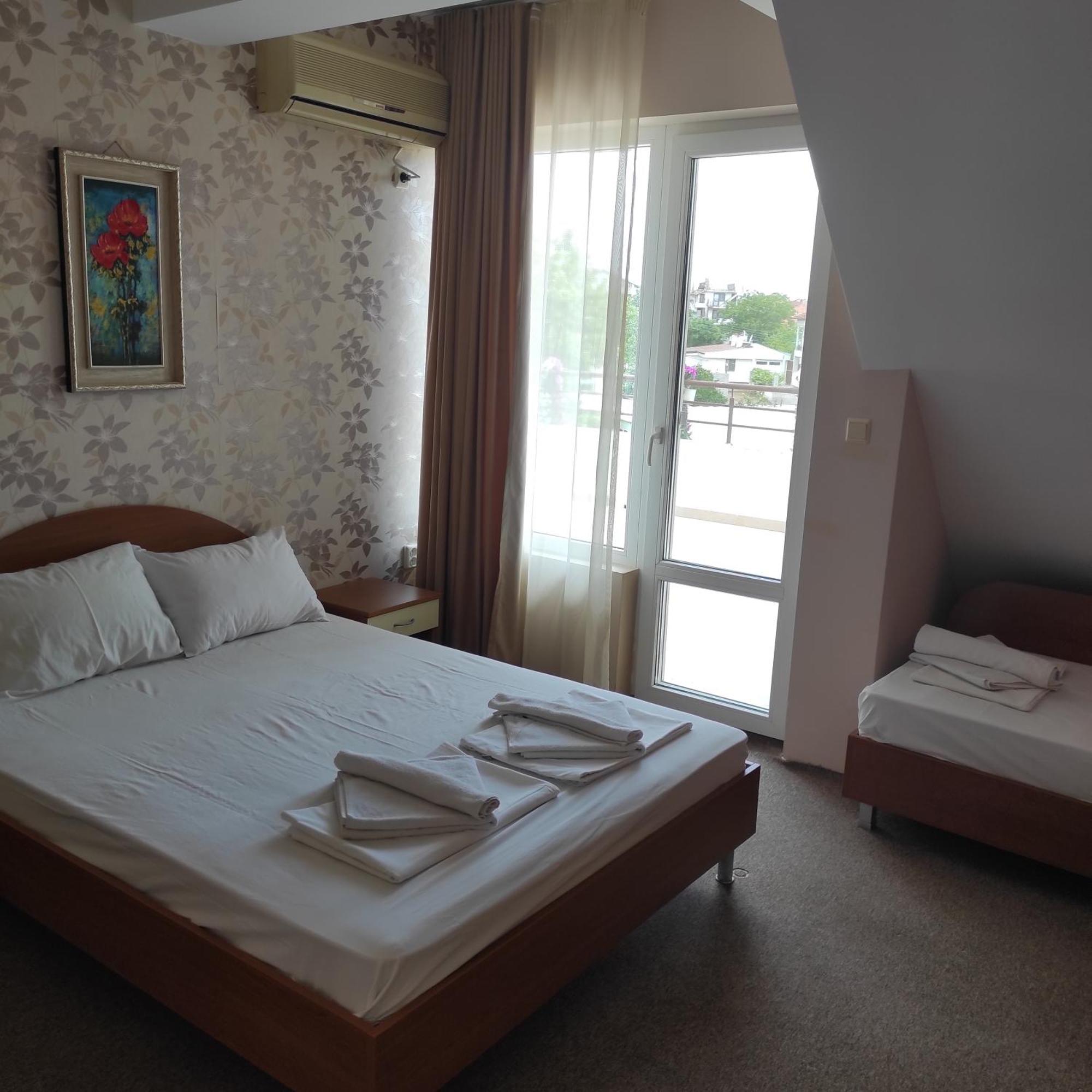Хотел Андре Hotel Chernomorets Eksteriør billede