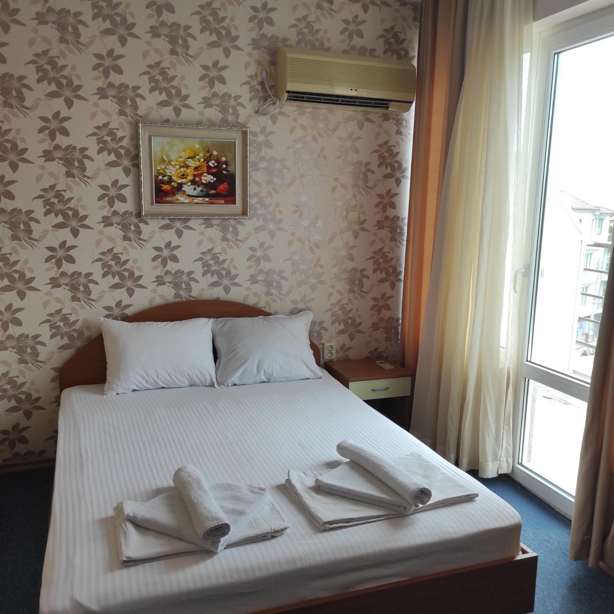 Хотел Андре Hotel Chernomorets Eksteriør billede